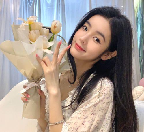 娱乐吃瓜酱18岁,18岁青春绽放,揭秘明星成长故事 第3张 娱乐吃瓜酱18岁,18岁青春绽放,揭秘明星成长故事 第3张